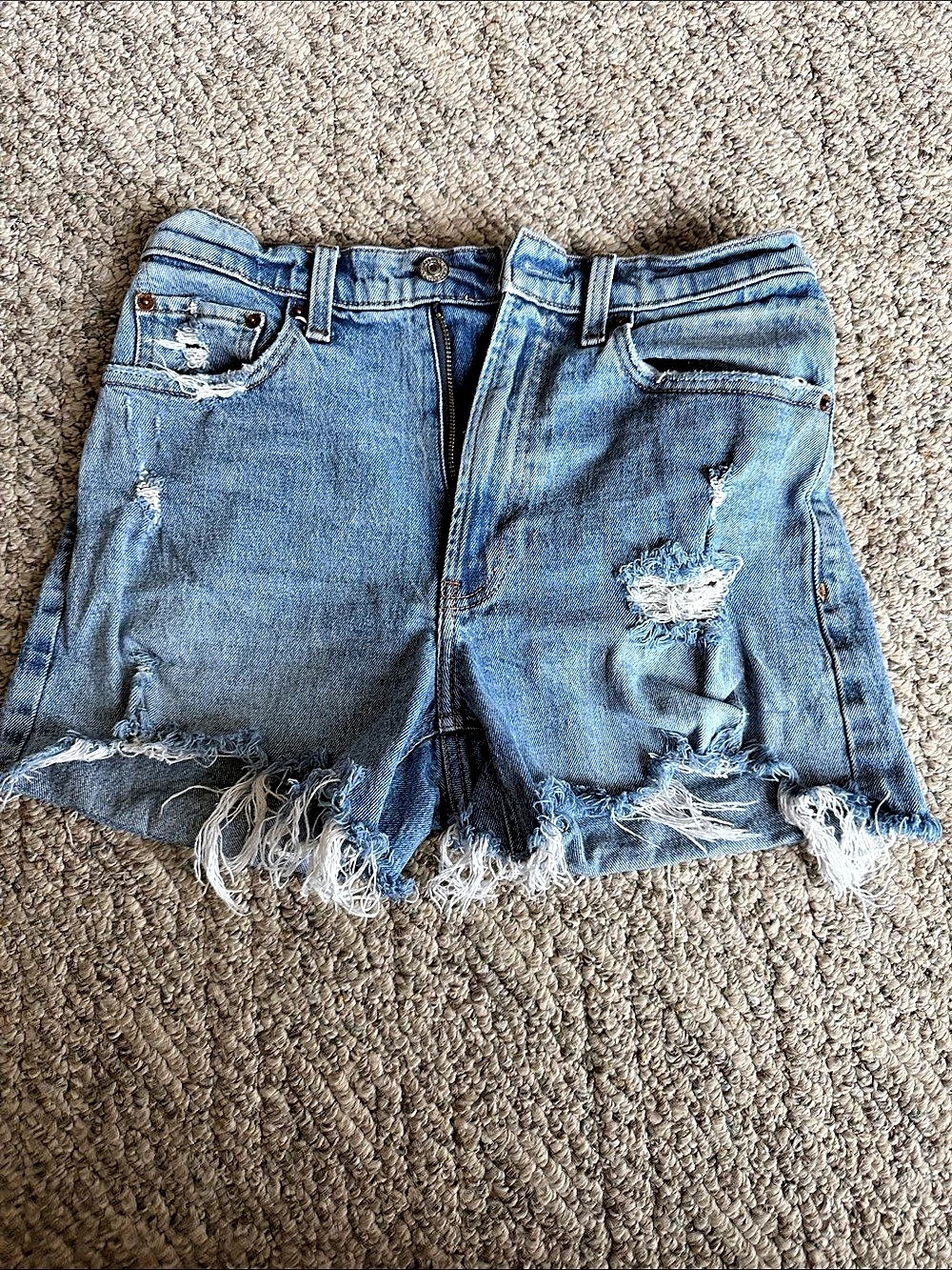 Abercrombie & Fitch High Rise 4" Short Distressed Blue Waist 26